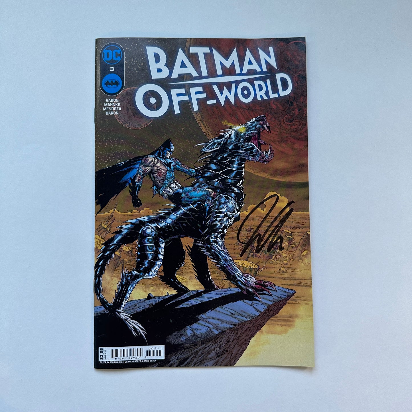 BATMAN OFF-WORLD #3 (OF 6) CVR A DOUG MAHNK - SIGNED BY JASON AARON